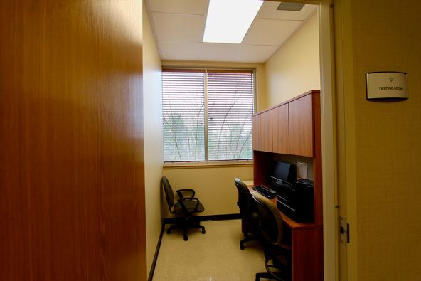 Class A Office/Medical : 2 Southern Point Pkwy, Hattiesburg, MS 39401